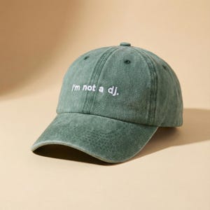 I am not a dj Embroidered Vintage Hat | Unisex baseball cap with embroidery | Geschenk für Freundin | Personalisiertes Geschenk image 7