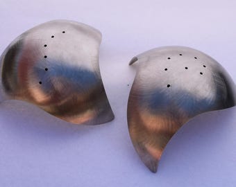 Saleros y pimenteros raros de Bruce R. MacDonald