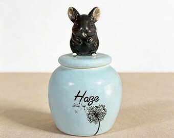 Urna pequeña para mascotas, hecha a mano en cerámica, conmemorativa para mascotas, urna de chinchilla pintada a mano, recuerdo para cenizas de mascotas, personalizada con nombre y fechas, regalo de cremación.