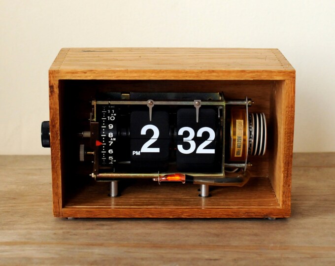 Clock in a Box No. 019 Vintage Flip Clock in Antique Wooden Etsy