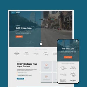 Op de afbeelding: Een website-ontwerp weergegeven op een desktop en een smartphone. De website heeft een stadsgezichtachtergrond met de tekst "Build. Release. Grow." en een call-to-action-knop. Het ontwerp bevat logo's en servicebeschrijvingen.