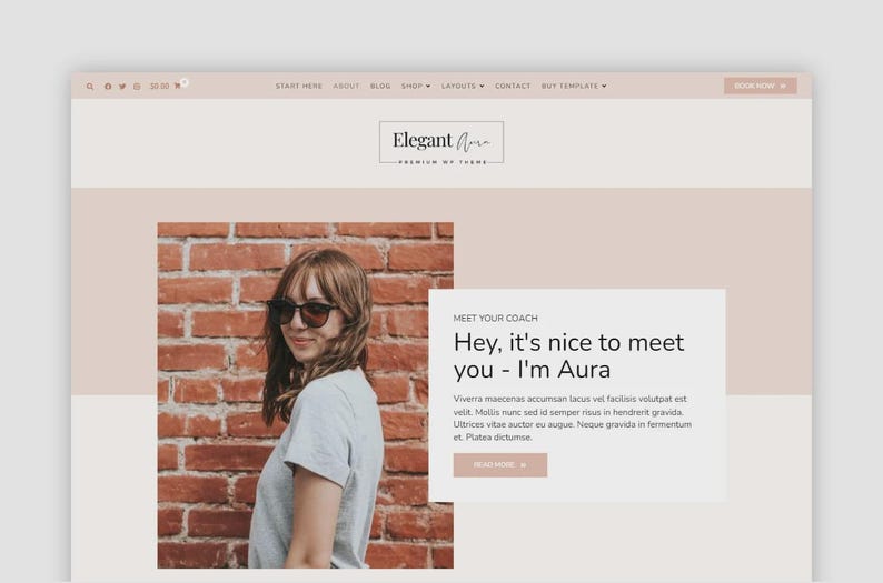 Op de afbeelding: Website-ontwerp met een vrouw met een zonnebril voor een bakstenen muur. De website header toont "Elegant Aura". De tekst "Hey, it's nice to meet you - I'm Aura" is ook zichtbaar.