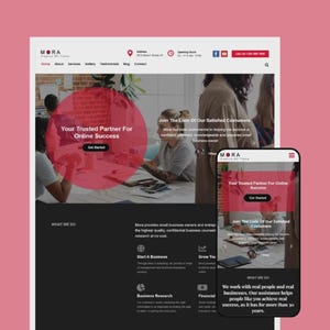 Op de afbeelding: Een website-ontwerp voor MORA, weergegeven op een desktop en mobiel apparaat. De site gebruikt een rood-wit kleurenschema en bevat de tekst "Your Trusted Partner For Online Success". De mobiele weergave weerspiegelt de desktopinhoud.