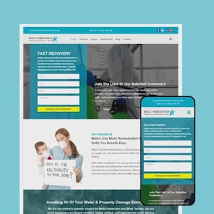 Könnte beinhalten: Ein Website-Design für einen Schimmelsanierungsdienst, mit Desktop- und Mobilansicht. Die Desktop-Version zeigt ein Formular zur Terminvereinbarung, während die mobile Version ein ähnliches Formular anzeigt. Die Website enthält den Text "FAST RECOVERY" und "HOW IS THE AIR QUALITY IN YOUR HOME?"