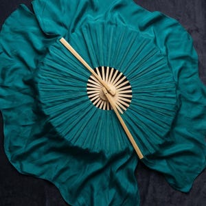 Paire d'éventails voile demi-lune en soie | Bleu turquoise | 227