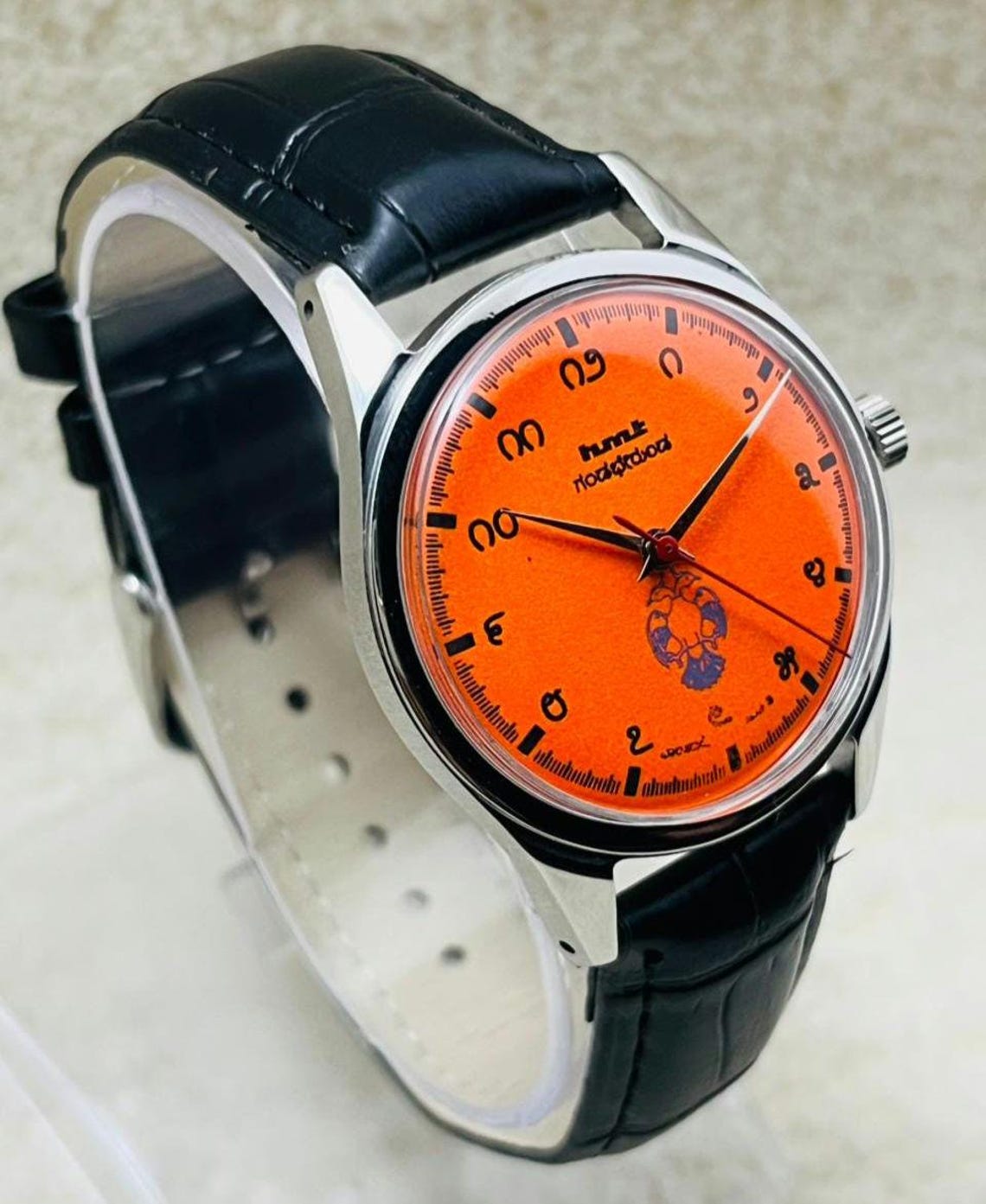 Vintage HMT Kannada Gandaberunda Mechanical Watch: Saffron Dial, 17 Jewels, Made in India, photo 4 sur 5