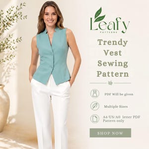 Könnte beinhalten: Eine Frau trägt eine helltürkise Weste und eine weiße Hose. Die Weste hat einen V-Ausschnitt und einen Knopfverschluss. Der Text auf dem Bild lautet "Leafy Patterns Trendy Vest Sewing Pattern". Das Schnittmuster ist als PDF in verschiedenen Größen erhältlich.