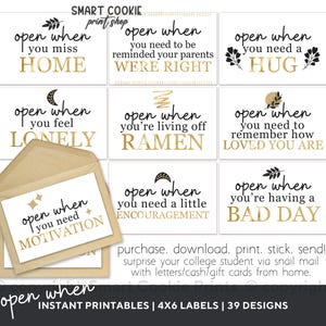 Puede incluir: Una colección de etiquetas rectangulares blancas con texto en cursiva negra y letras doradas que dicen open when you miss HOME, need a HUG, feel LONELY, are living off RAMEN, need to remember how LOVED YOU ARE, need MOTIVATION, need a little ENCOURAGEMENT, o are having a BAD DAY.