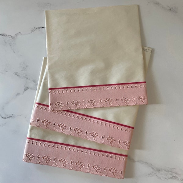 Vintage Royledge Embossed Pink Kitchen Shelf Liner Paper 10 inch Strip