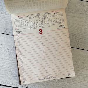 Set di 3 fogli di calendario dettagliati vintage del 1970