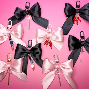 Coquette Bow Bag/Kindle Charm, Pink & Black Ribbon for Kindle, Spooky Cute Knife Charm, Gothic Bow Purse Charm, Dark Coquette Aesthetic