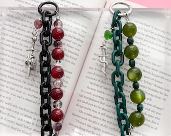 Dark Romance - Romantasy Kindle Strap Charm for Book Lovers | Beaded E-Reader Wrist Strap | Bookish Kindle Decor | Skull Reader Accessory