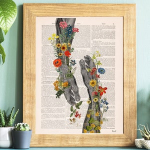 Helping Hands - Assistant gift - Flower Anatomy Print - Auxiliar Gift -  Sustainable art - Anatomy Art - SKA289