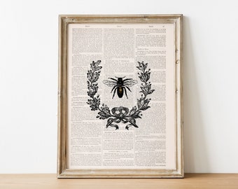 Queen Bee Lorbeerkranz Print: Upcycled Wörterbuch Kunst
