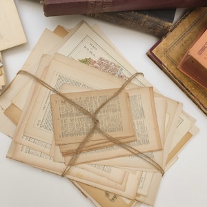 Einzigartiges Vintage-Europäisches Antik-Buchseitenbündel 1800 und 1900 | Buchseiten für Scrapbooking, vergängliche Schöpfung | Notenblattpaket