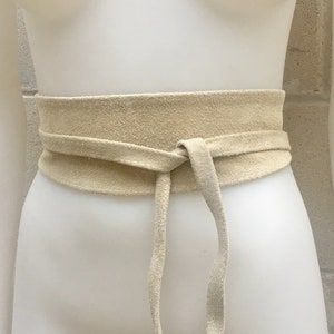 LIGHT beige suede OBI belt. Wrap belt in natural soft suede. Boho belt in cream beige. Wraparound boho wide belt. Dress belt, Waist belt.