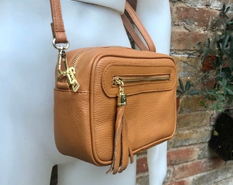 Small leather bag in Camel brown. Cross body bag, shoulder bag in GENUINE leather. Saddle brown leather bag with adjustable strap and zipper