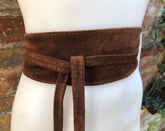 BROWN suede OBI belt. Wrap belt in genuine leather. Boho waist belt in dark brown. Wraparound suede belt. Chocolate brown leather sash