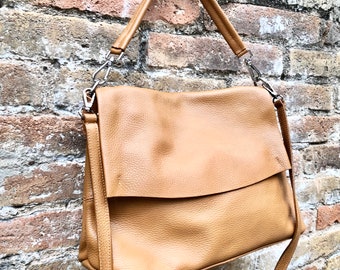 Leather bag in camel brown. Genuine leather shouder / crossbody bag in saddle brown with short + long straps. Saddle Brown leather purse