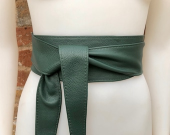 DARK GREEN obi belt. Wrap belt in soft genuine leather. Wraparound waist belt. Wide style. Boho dress belt in dark green leather.