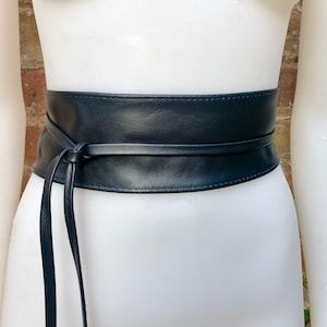 Obi belt in soft leather. LONGER option.Wrap belt in BLACK. Waist belt in BLACK.  Wraparound belt in black genuine leather. Boho black belt.