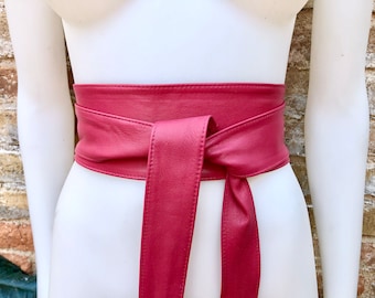 Fuchsia pink obi belt. Hot pink wrap belt in soft genuine leather. Wraparound waist belt. Wide style. Boho dress belt in dark pink leather
