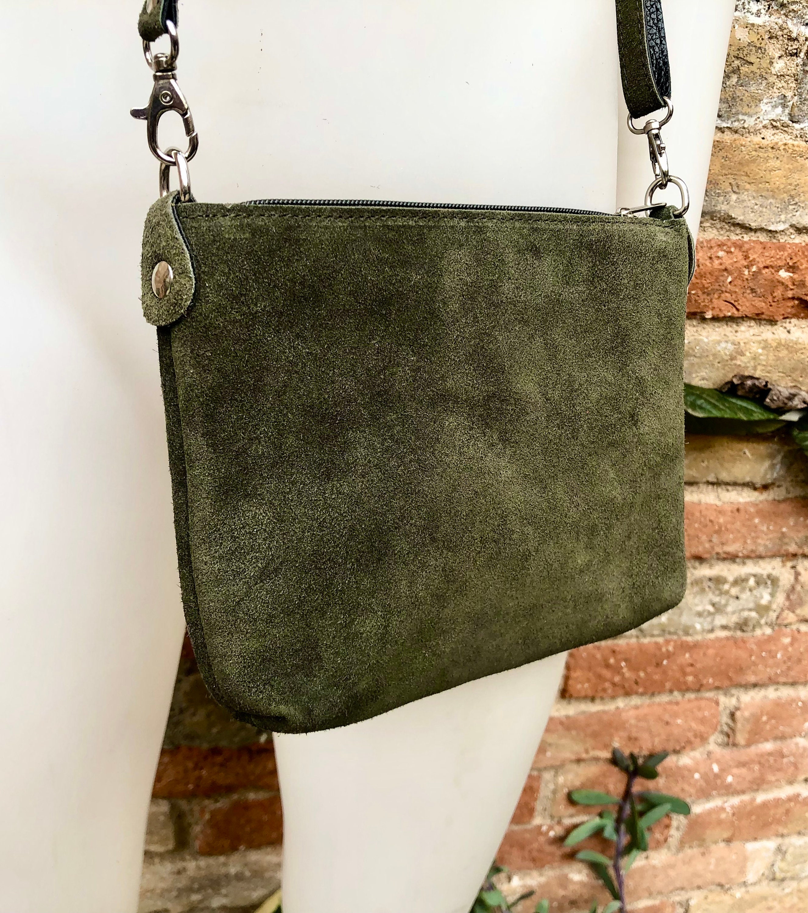 ハンドバッグ SUEDE POCHETTE Suede Leather Bag in Dark Green. Cross Body Bag, Shoulder