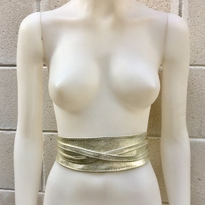 GOLD OBI Gürtel aus natürlichem weichem Leder. Taillengürtel, breiter Ledergürtel, Metallic, Wickelgürtel, Boho Schärpe, Boho Wickelgoldgürtel Bild 7