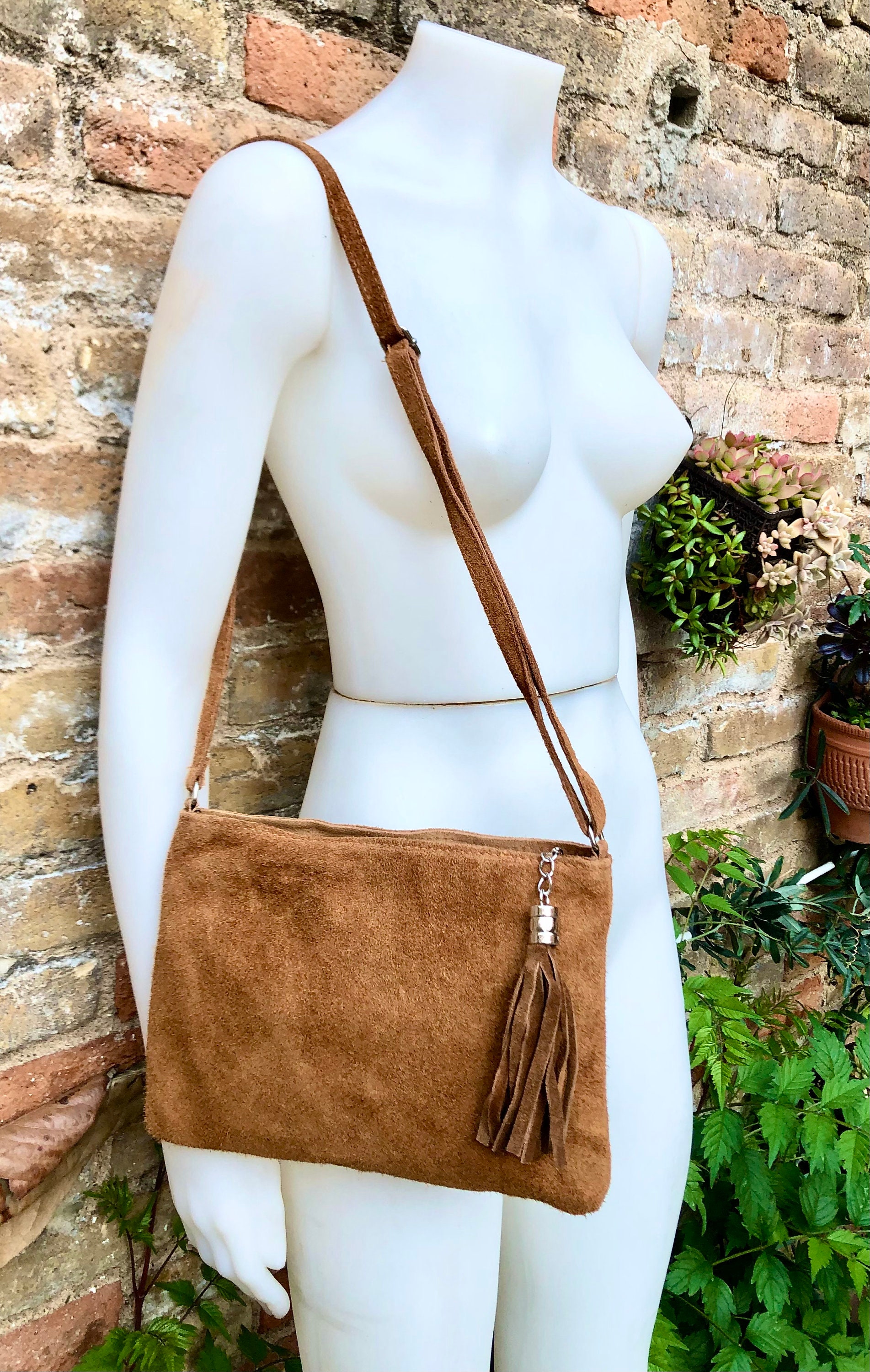 ★TOUT Y EST★ Tassel Suede Shoulder Bag Camel NOI1380 CAMEL BROWN Suede Leather Bag. GENUINE Leather Small