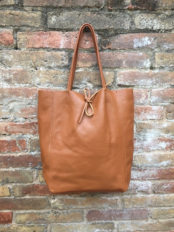 Tote Leather Bag in Dark CAMEL Brown. Leather Shopper in Saddle
