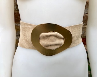 Beige suede waist belt with large metal buckle in gold. Soft suede belt in beige. Boho dress belt with golden buckle.