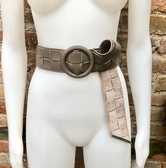 Camel Brown Leather Waist Belt With Large Round Buckle. Boho