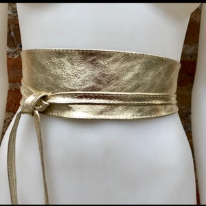 GOLD OBI Gürtel aus natürlichem weichem Leder. Taillengürtel, breiter Ledergürtel, Metallic, Wickelgürtel, Boho Schärpe, Boho Wickelgoldgürtel Bild 1