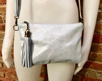 Small leather bag in metallic light silver. Genuine leather cross body / shoulder bag. Silve leather bag with adjustable strap. Silver purse