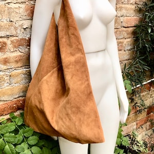 Bolso holgado de piel de ante marrón CAMEL. Bolso bandolera grande de piel auténtica. Bolso de origami marrón oxidado con detalles de cuero marrón. Comprador grande