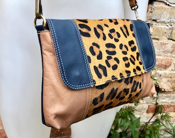 Cheetah print crossbody bag. Genuine leather. Animal print fuchsia enveloppe bag. Adjustable strap + flap. Boho multicolor hot pink purse.