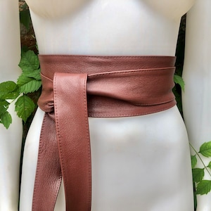 Terracotta BROWN obi belt. Wrap belt in soft genuine leather. Wraparound waist belt. Wide style. Boho dress belt in burgundy- brown leather