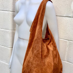 Slouch bag.Large TOTE leather bag in CAMEL brown with zipper.Genuine leather bag.Light tobacco color laptop bags. Large shopper leather bag. immagine 5