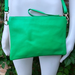 Small leather bag in GREEN .Cross body bag, shoulder bag or wristlet in GENUINE  leather. GREEN bag with adjustable strap. Green purse.