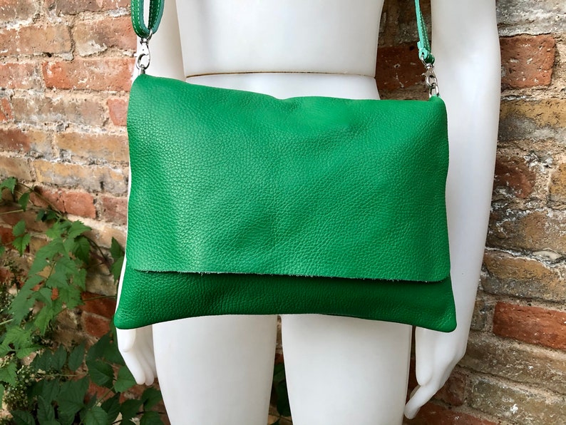 GREEN Cross body / shoulder bag. Genuine leather bag. Medium sized flat messenger bag with zipper adjustable strap. Green leather purse image 1