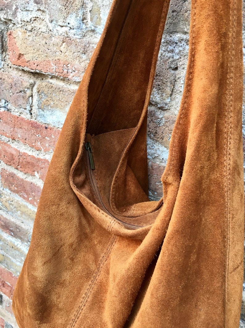 Slouch bag.Large TOTE leather bag in CAMEL brown with zipper.Genuine leather bag.Light tobacco color laptop bags. Large shopper leather bag. immagine 8