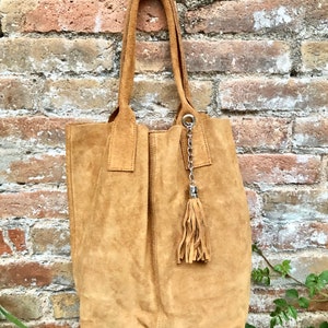 Sac cabas en cuir marron camel en daim véritable. Sac fourre-tout souple marron selle pour ordinateurs portables, tablettes, livres. Porte-monnaie en cuir marron