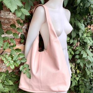 Slouch bag. Tote leather bag in light pink with ZIPPER. Soft genuine leather. Soft pink leather purse. Wide strap leather shoulder bag. image 2