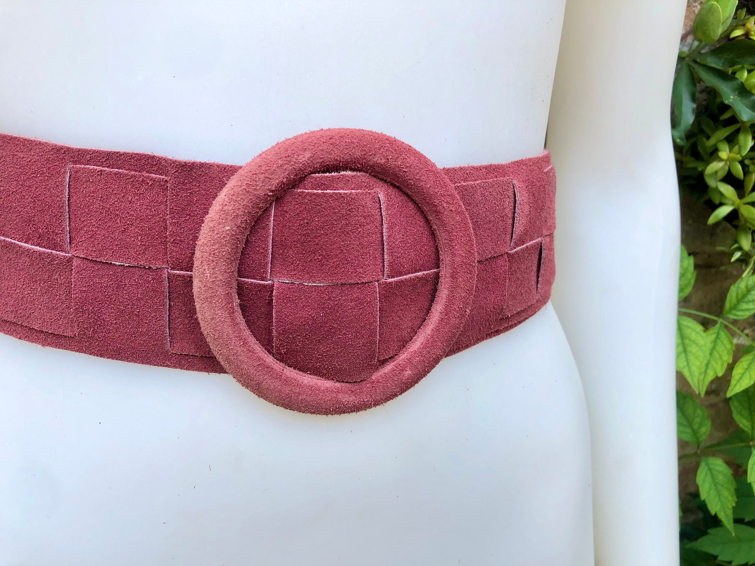 Raspberry Pink Suede Waist Belt With Large Round Buckle  display picture 1