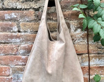 Beige Slouch Wildledertasche. Große Einkaufstasche aus weichem echten Leder. Beige Ledertasche. Origami Tasche. Tragetasche für Laptops, Bücher etc