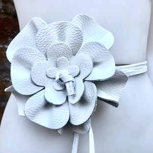 White Rose Belt - Etsy