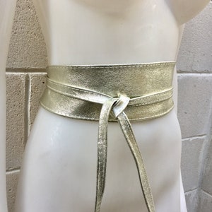 GOLD OBI Gürtel aus natürlichem weichem Leder. Taillengürtel, breiter Ledergürtel, Metallic, Wickelgürtel, Boho Schärpe, Boho Wickelgoldgürtel Bild 6