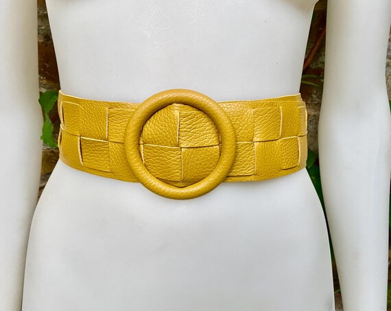 Mustard Yellow Leather Waist Belt With Large Round Buckle  display picture 3