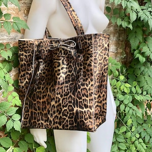 CHEETAH print tote leather bag. Genuine leather shopper. Large leopard bag for your laptop, books. Glossy animal print soft leather purse.