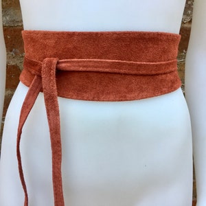 Wide obi belt in suede. Wrap belt in terracotta brown- ORANGE. Genuine leather soft suede sash, rusty brown suede wraparound boho belt